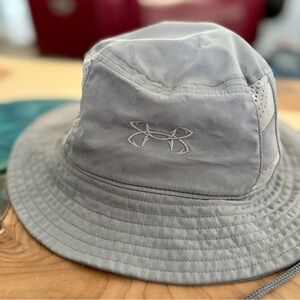 Under Armour ISO-Chill Light Gray Performance Bucket Hat